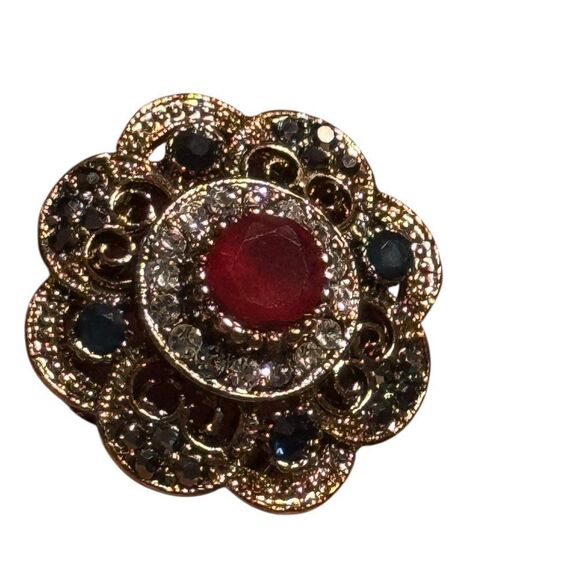 Fashion jewelry Gold tone and red round center stone Statement Ring size8 - Picture 2 of 6